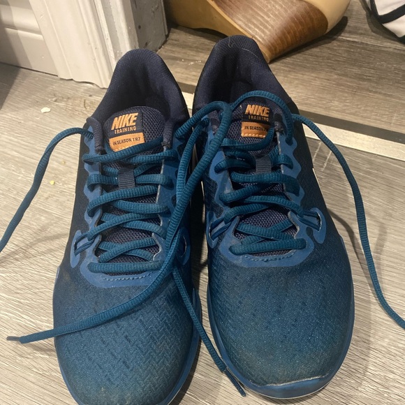 Nike Shoes - Picture 2 of 4